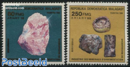 Minerals 2v