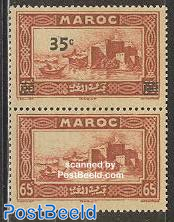 Definitives pair (1 stamp with, 1 without overpr)