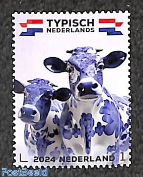 Typical Dutch, ceramic cow 1v