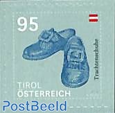 Definitive 1v, Tirol shoes