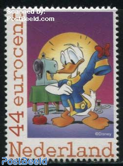Donald with sewing machine 1v
